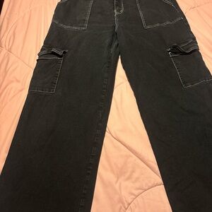 Black Wide-Leg Cargo Pants